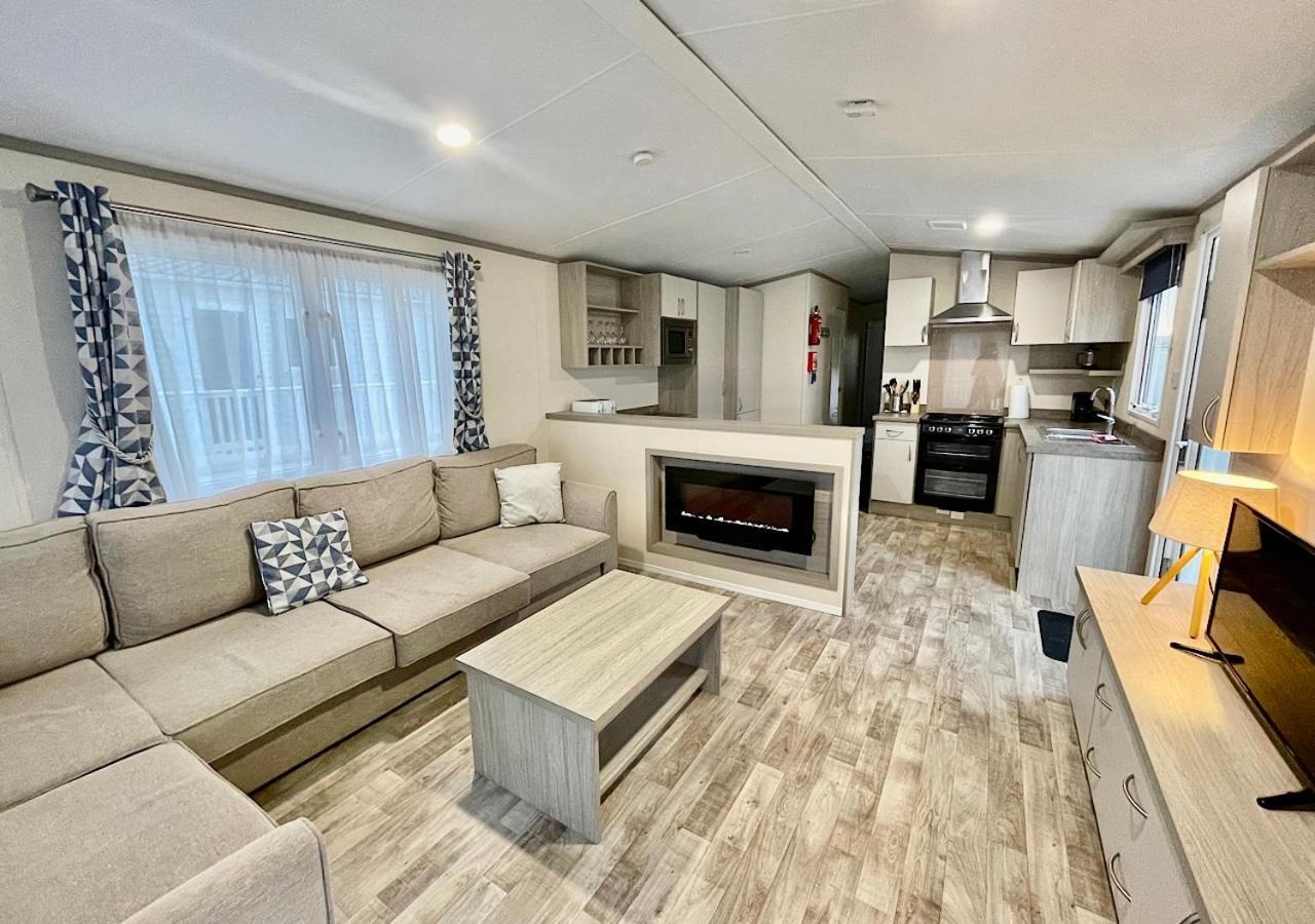 Luxury 3 Bedroom Caravan Between Perranporth And Newquay, Cornwall New Quay Exterior foto